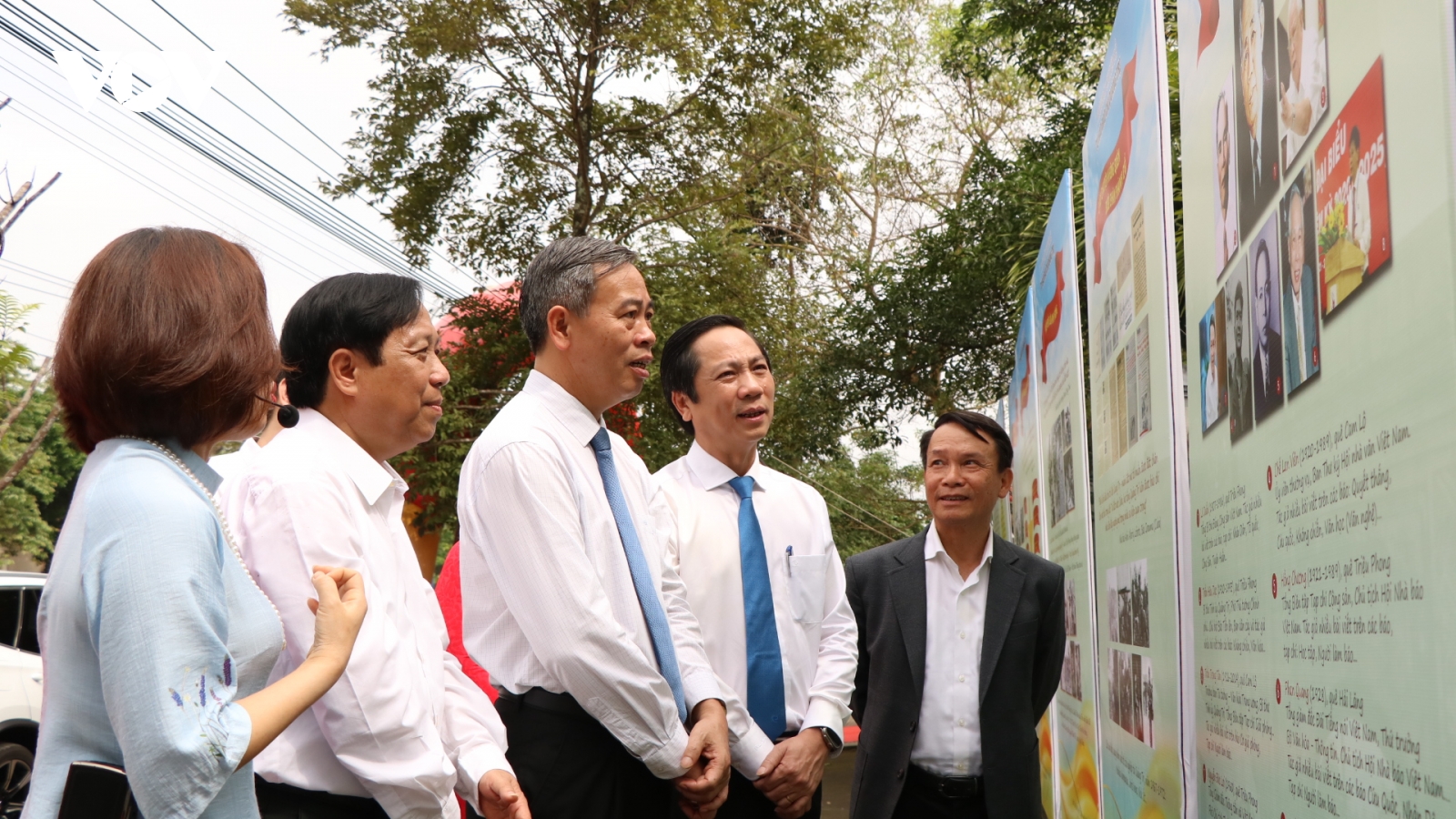 Trưng bày “Một thế kỷ xung trận và tự hào báo chí Quảng Trị”